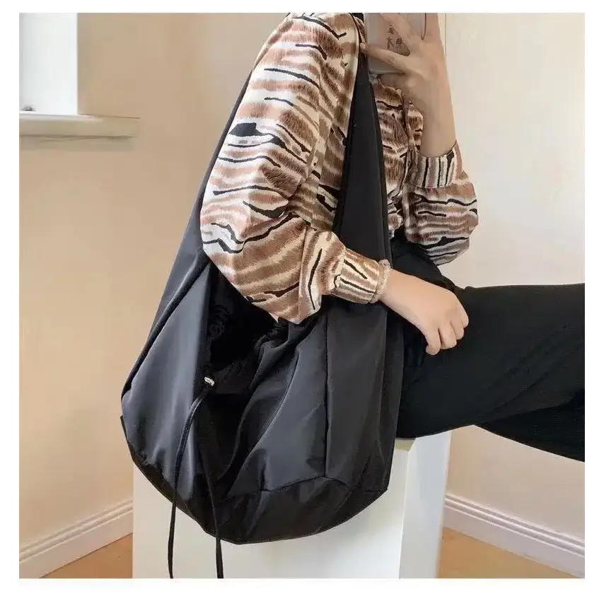 Stylish black female casual tote purse perfect for everyday use and easy to carry