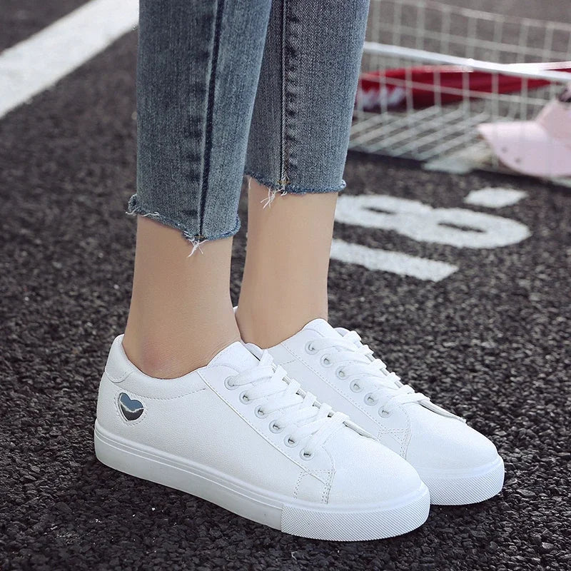 White flower design running shoes for ladies with lace-up closure and casual style