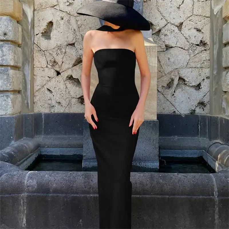 Mozision Halter Off-shoulder Sexy Maxi Dress Women Fashion Strapless Sleeveless Backless Bodycon Club Party Long