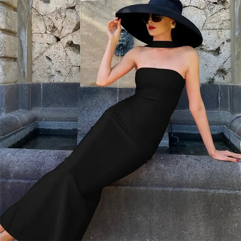 Mozision Halter Off-shoulder Sexy Maxi Dress Women Fashion Strapless Sleeveless Backless Bodycon Club Party Long