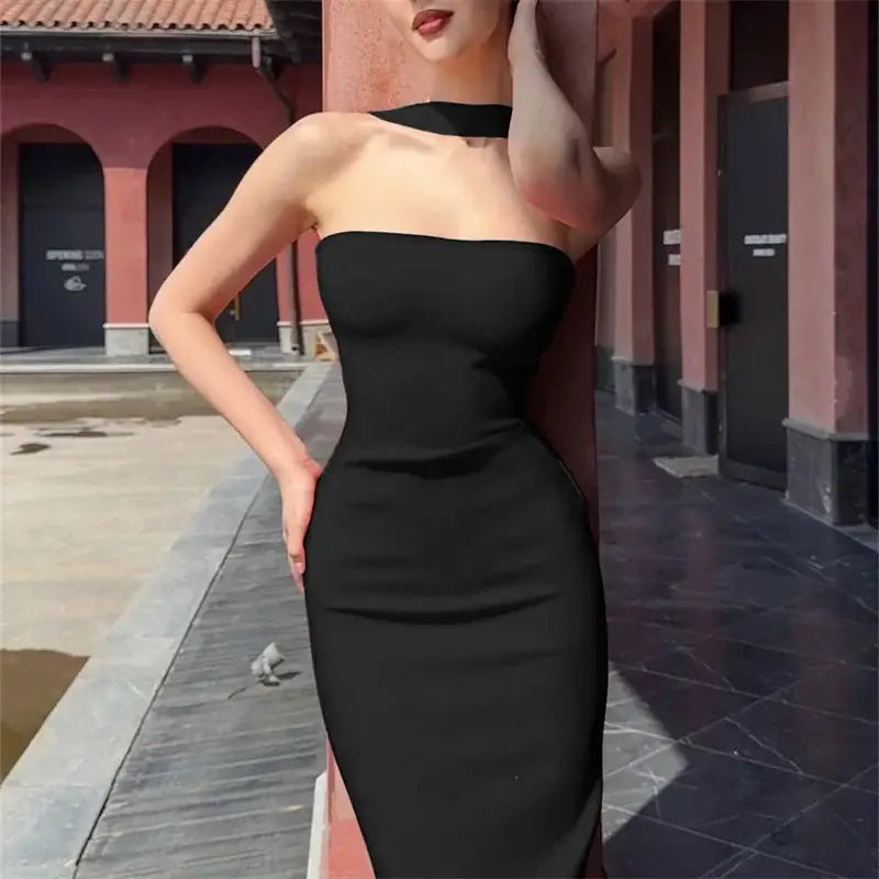 Mozision Halter Off-shoulder Sexy Maxi Dress Women Fashion Strapless Sleeveless Backless Bodycon Club Party Long