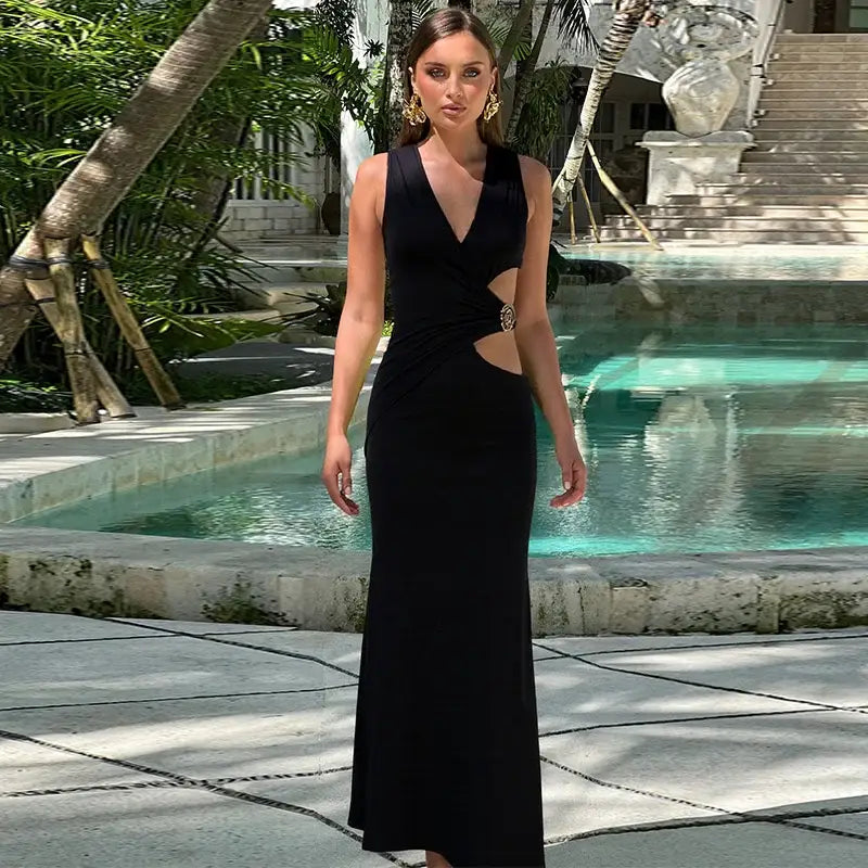 Mozision Hollow Out Backless Sexy Maxi Dress Women Gown Fashion Metal Flower V Neck Sleeveless Bodycon Club Party Long