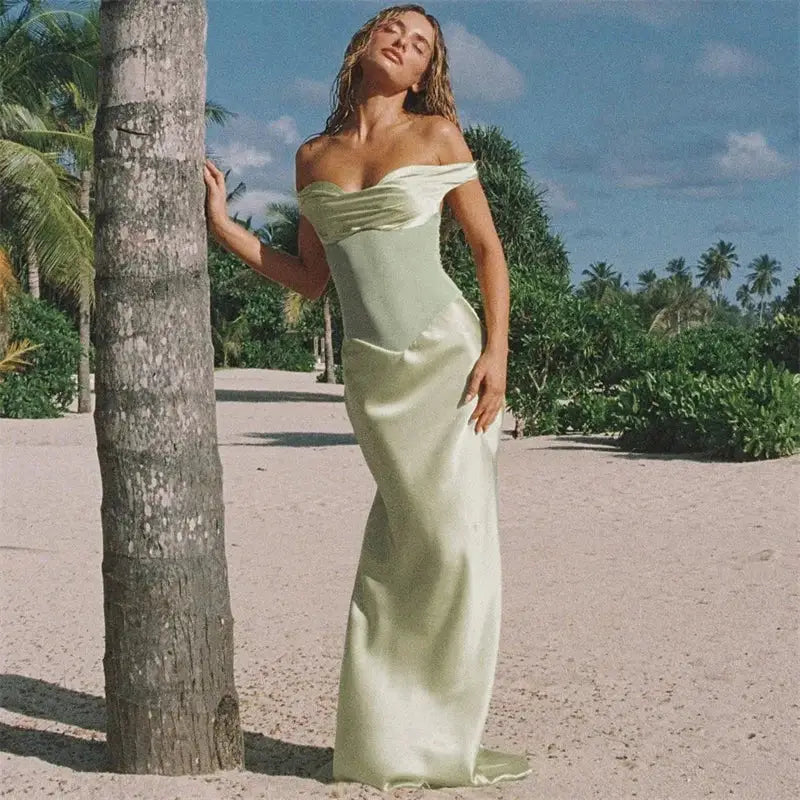 Mozision Off-shoulder Backless Sexy Maxi Dress For Women Fashion Patchwork Strapless Sleeveless Bodycon Club Party Long