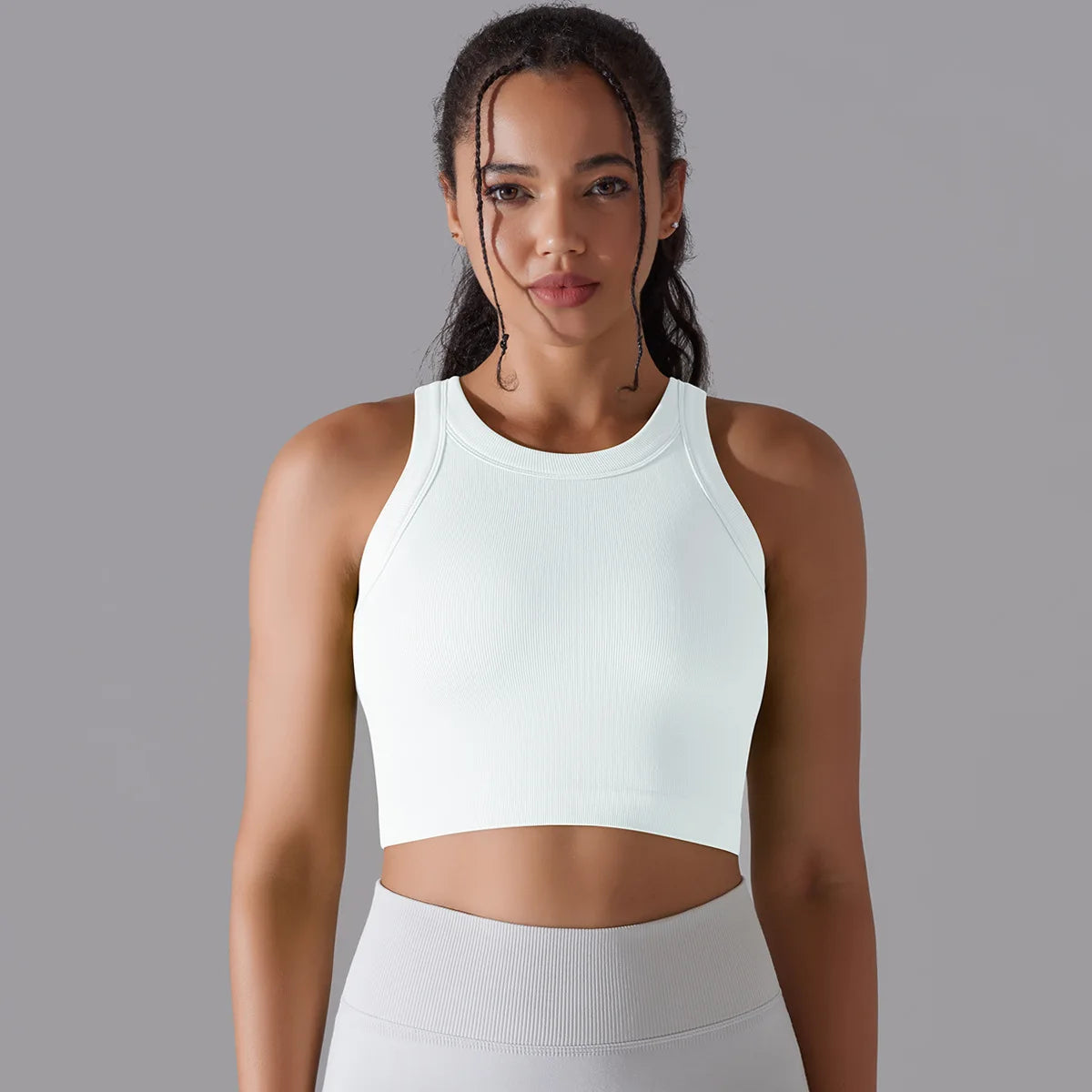 Lightweight seamless sports vest for women with a fitted design and breathable fabric