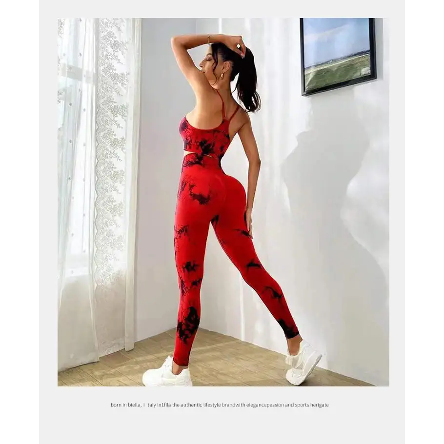 Stylish Tie Dye Yoga Women's Tracksuit with seamless bra and high waist leggings for ultimate fitness comfort.