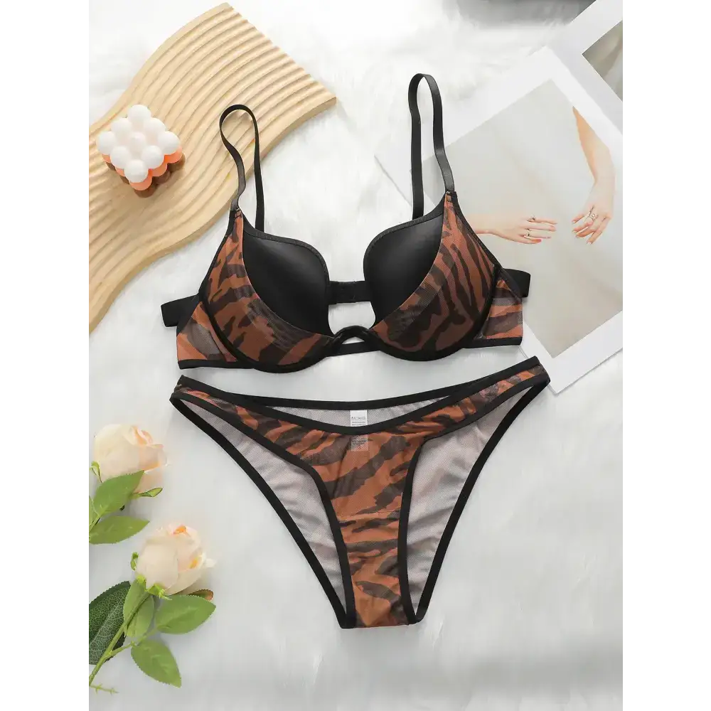 Fashion leopard bra and underwear set in brown and black animal print with adjustable straps
