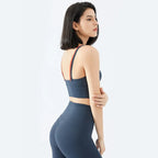 Stylish yoga crop top for workout in navy blue, designed for comfort and flexibility during gym sessions