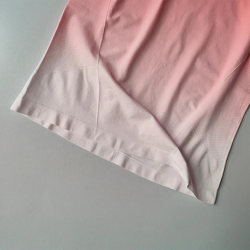 Gradient yoga top and shorts gradient for women in soft pink fabric with stylish design